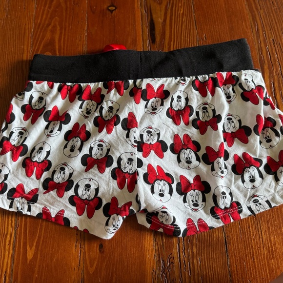#87 Women’s EUC Disney Minnie Mouse PJ pajama Shorts White, Red, and Black Small - Picture 3 of 3